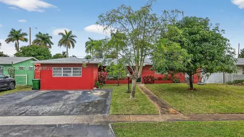 6861 SW 1st Ct, Pembroke Pines, FL 33023