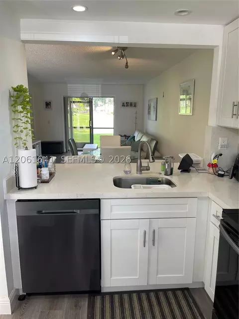 10434 Sunrise Lakes Blvd #107, Sunrise, FL 33322