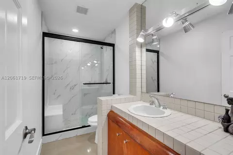 Bath - 3685 W 9th Ave, Hialeah, FL 33012 photo 3 of 3