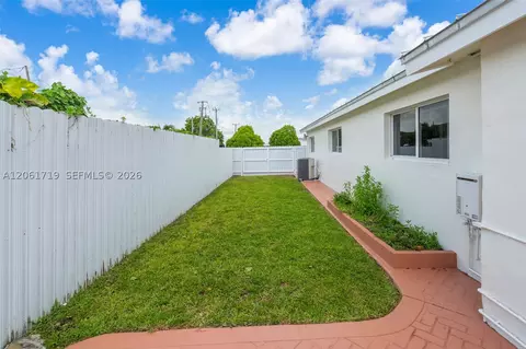 Exterior - 3685 W 9th Ave, Hialeah, FL 33012 photo 5 of 5