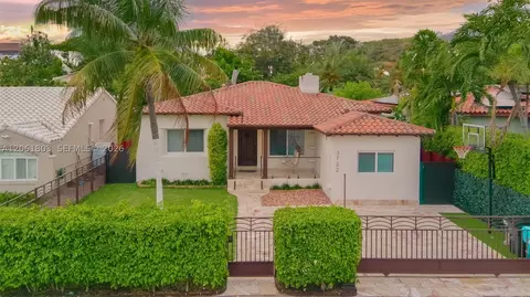3722 Royal Palm Ave, Miami Beach, FL 33140