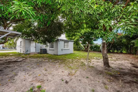 Exterior - 998 W 68th St, Hialeah, FL 33014 photo 3 of 3