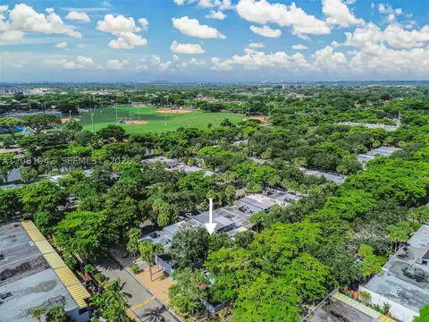 View/Area - 6402 Windmill Gate Rd, Miami Lakes, FL 33014 photo 13 of 16