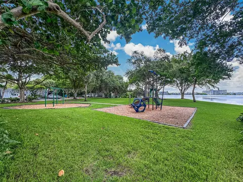 Exterior - 6402 Windmill Gate Rd, Miami Lakes, FL 33014 photo 11 of 12