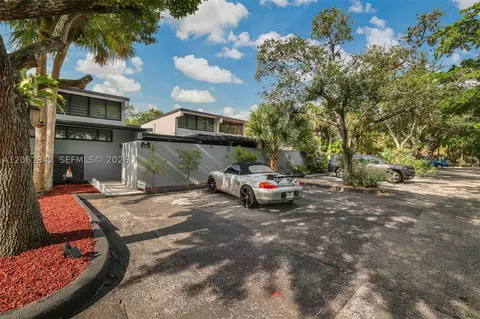 Exterior - 6402 Windmill Gate Rd, Miami Lakes, FL 33014 photo 3 of 12