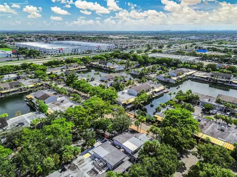 View/Area - 6402 Windmill Gate Rd, Miami Lakes, FL 33014 photo 8 of 16
