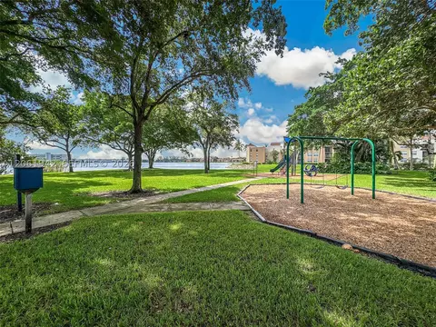 Exterior - 6402 Windmill Gate Rd, Miami Lakes, FL 33014 photo 12 of 12