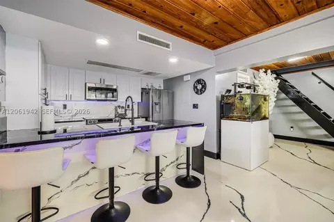 Kitchen - 6402 Windmill Gate Rd, Miami Lakes, FL 33014 photo 2 of 5