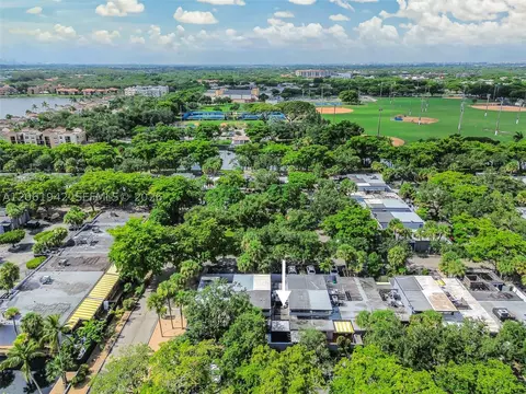 View/Area - 6402 Windmill Gate Rd, Miami Lakes, FL 33014 photo 3 of 16