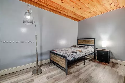 Bedroom - 6402 Windmill Gate Rd, Miami Lakes, FL 33014 photo 6 of 10