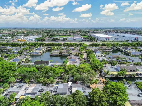 View/Area - 6402 Windmill Gate Rd, Miami Lakes, FL 33014 photo 9 of 16