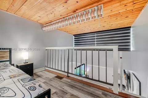 Bedroom - 6402 Windmill Gate Rd, Miami Lakes, FL 33014 photo 7 of 10