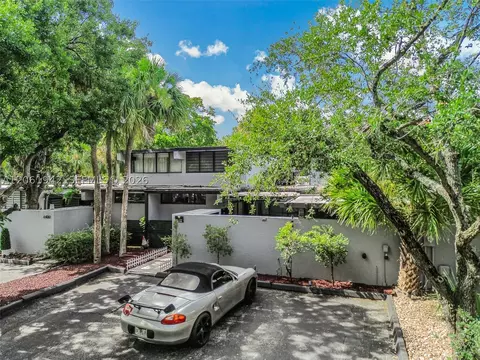 Exterior - 6402 Windmill Gate Rd, Miami Lakes, FL 33014 photo 9 of 12