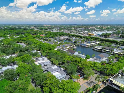 View/Area - 6402 Windmill Gate Rd, Miami Lakes, FL 33014 photo 12 of 16