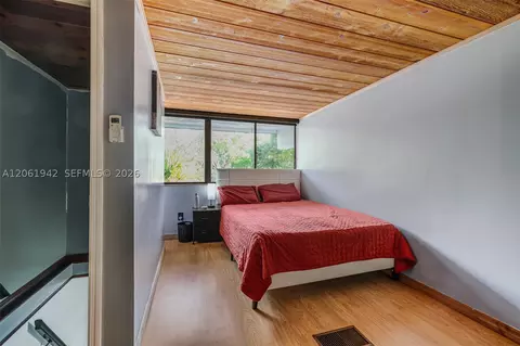Bedroom - 6402 Windmill Gate Rd, Miami Lakes, FL 33014 photo 8 of 10