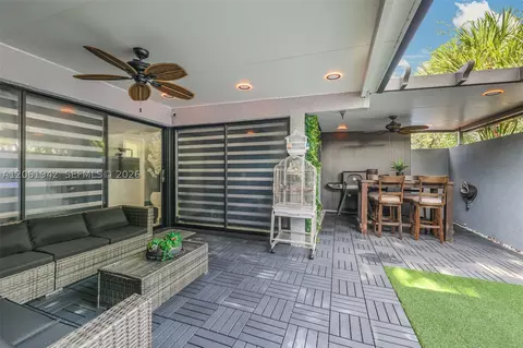 Exterior - 6402 Windmill Gate Rd, Miami Lakes, FL 33014 photo 5 of 12