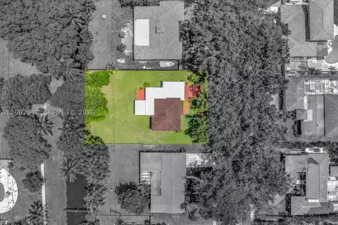 861 Holly Ln, Plantation, FL 33317
