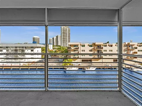 3849 NE 169th St #405, North Miami Beach, FL 33160