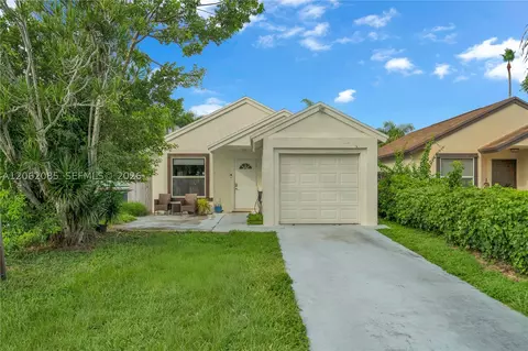 949 SW 7th Pl, Florida City, FL 33034