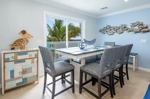 Dining - 850 E 105th Street Ocean E, Marathon, FL 33050 photo 3 of 4