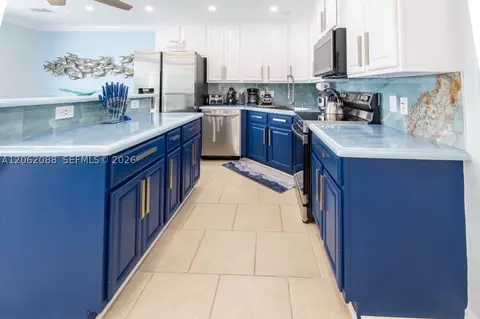 Kitchen - 850 E 105th Street Ocean E, Marathon, FL 33050 photo 6 of 7