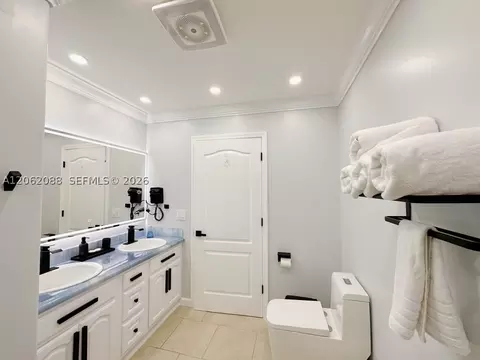 Bath - 850 E 105th Street Ocean E, Marathon, FL 33050 photo 8 of 8