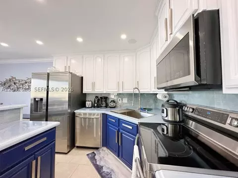 Kitchen - 850 E 105th Street Ocean E, Marathon, FL 33050 photo 7 of 7
