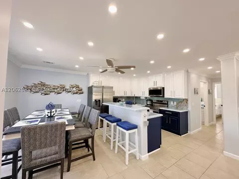 Dining - 850 E 105th Street Ocean E, Marathon, FL 33050 photo 2 of 4