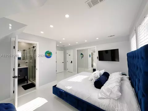 Bedroom - 850 E 105th Street Ocean E, Marathon, FL 33050 photo 5 of 14