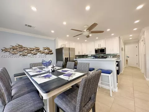 Dining - 850 E 105th Street Ocean E, Marathon, FL 33050 photo 1 of 4