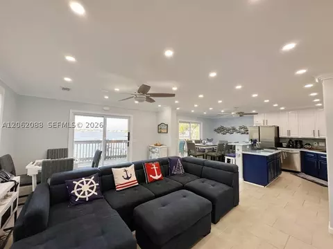 Living - 850 E 105th Street Ocean E, Marathon, FL 33050 photo 3 of 5