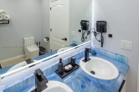 Bath - 850 E 105th Street Ocean E, Marathon, FL 33050 photo 5 of 8