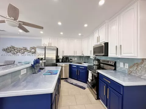 Kitchen - 850 E 105th Street Ocean E, Marathon, FL 33050 photo 5 of 7
