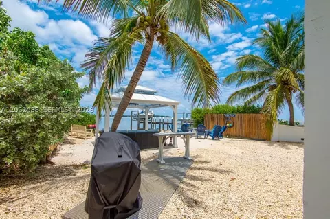 Exterior - 850 E 105th Street Ocean E, Marathon, FL 33050 photo 2 of 5