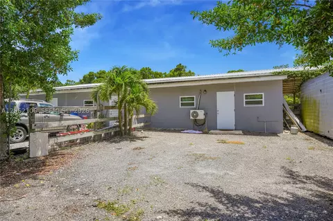 Exterior - 2587 E Rd, Loxahatchee, FL 33470 photo 4 of 5