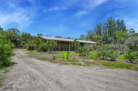 Exterior - 2587 E Rd, Loxahatchee, FL 33470 photo 2 of 5