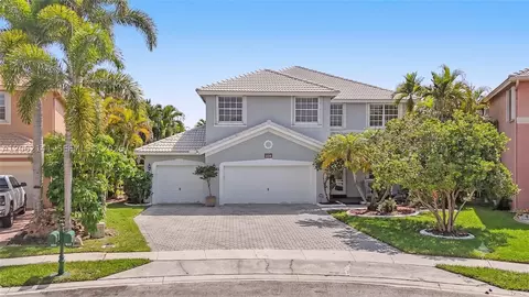 694 SW 168th Way, Pembroke Pines, FL 33027