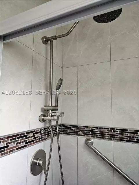 Bath - 648 E 28th St, Hialeah, FL 33013 photo 3 of 4