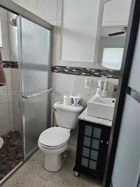 Bath - 648 E 28th St, Hialeah, FL 33013 photo 1 of 4
