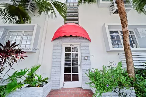836 10th St #8, Miami Beach, FL 33139