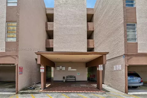 Exterior - 1900 W 68th St #B203, Hialeah, FL 33014 photo 1 of 3