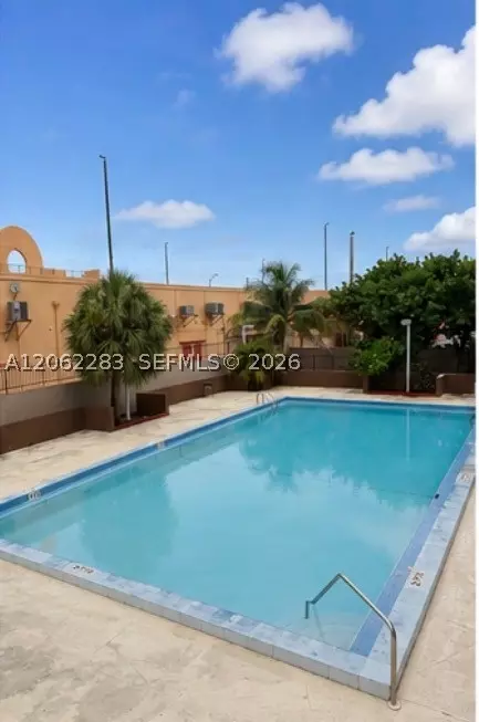 Exterior - 1900 W 68th St #B203, Hialeah, FL 33014 photo 1 of 1