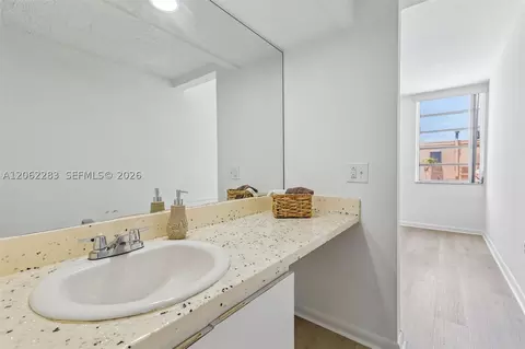 Bath - 1900 W 68th St #B203, Hialeah, FL 33014 photo 2 of 5