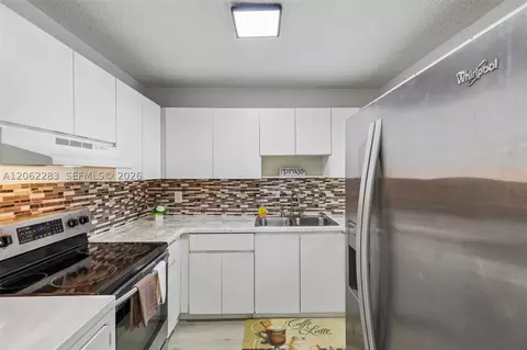Kitchen - 1900 W 68th St #B203, Hialeah, FL 33014 photo 2 of 3