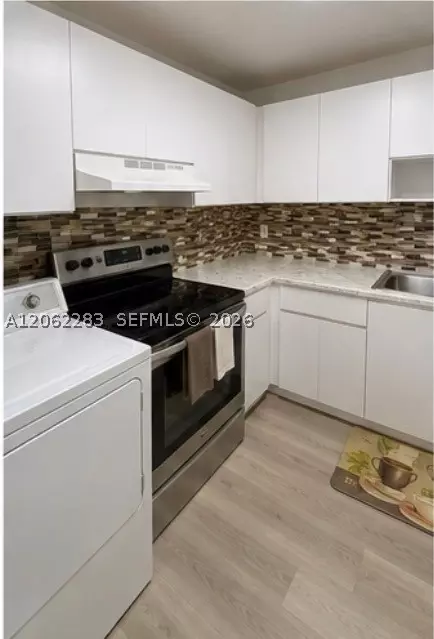Kitchen - 1900 W 68th St #B203, Hialeah, FL 33014 photo 1 of 2