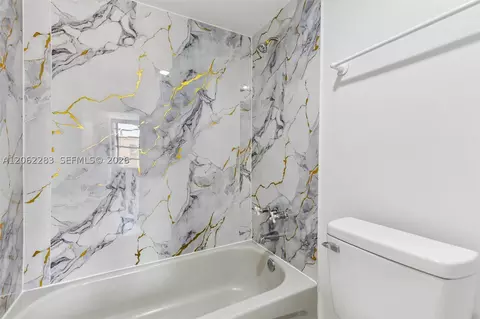 Bath - 1900 W 68th St #B203, Hialeah, FL 33014 photo 3 of 5