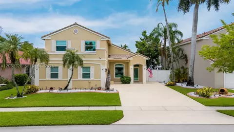 17513 NW 10th St, Pembroke Pines, FL 33029
