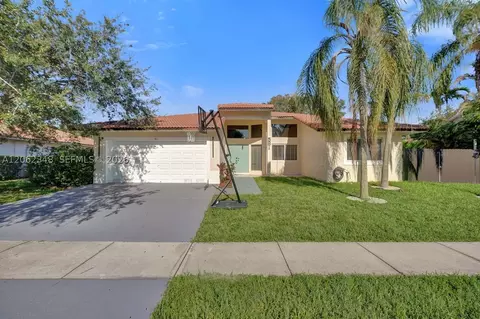 581 SW 169th Way, Weston, FL 33326