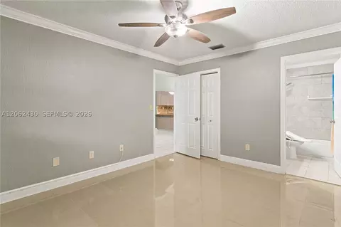 5471 W 27th Ct, Hialeah, FL 33016 photo 4