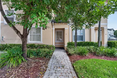 2885 SE 1st Dr #11, Homestead, FL 33033
